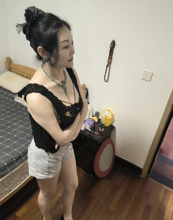 闵行巨乳少妇