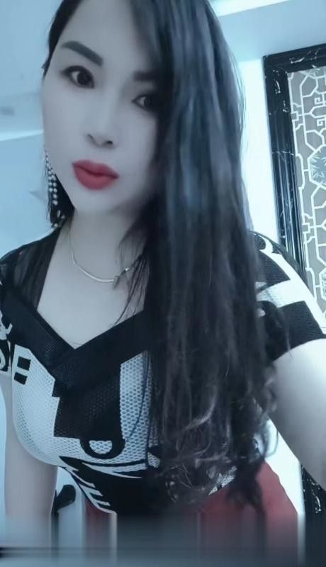奉贤越越姐 
